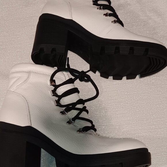 Marc Fisher Black White pebbled leather chunky block heel fashion boots 7.5 size - Picture 2 of 7